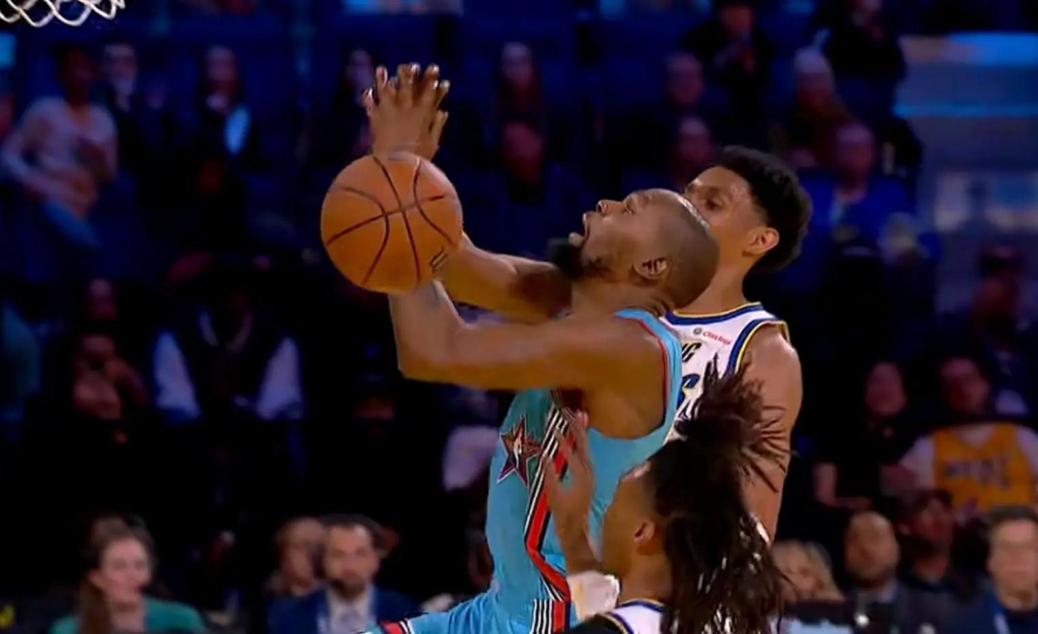 哈登官方公布新规,浓眉哥引发争议,刷新队史纪录球迷热议!